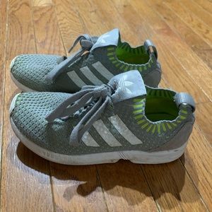 Adidas size 4 kids sneakers in excellent condition